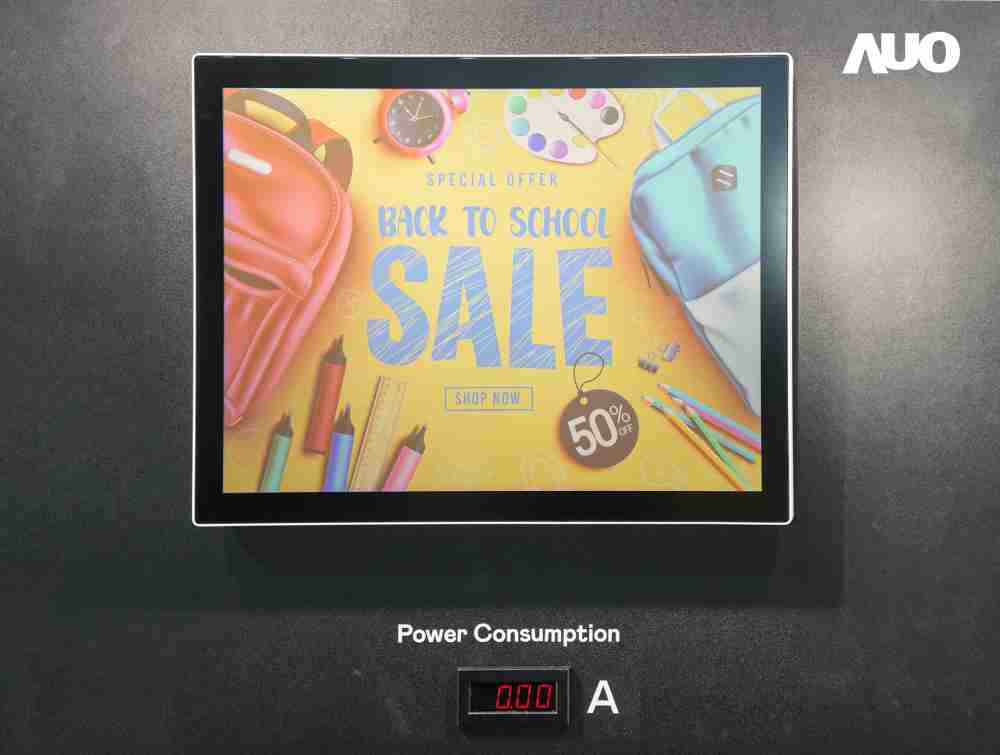 PG国际展示胆固醇液晶超低耗能户外全彩显示器，，，ChLC（胆固醇液晶）以双稳态技术使静态显示零功耗，，，，具省电、、、、高彩度、、环保的特性，，，还整合软硬件系统解决方案，，可透过单一云端平台管理